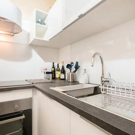 South Street Apartment *